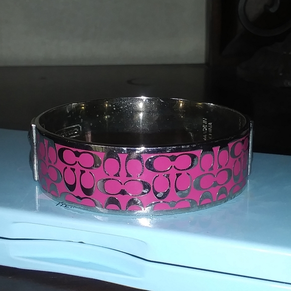 Coach Jewelry - 👛Vintage Coach Bangle Bracelet👛